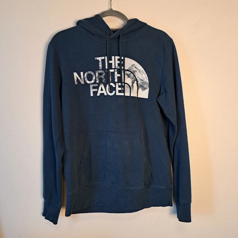The North Face Mens Navy Blue Mountain Graphic Logo Pullover Hoodie Small